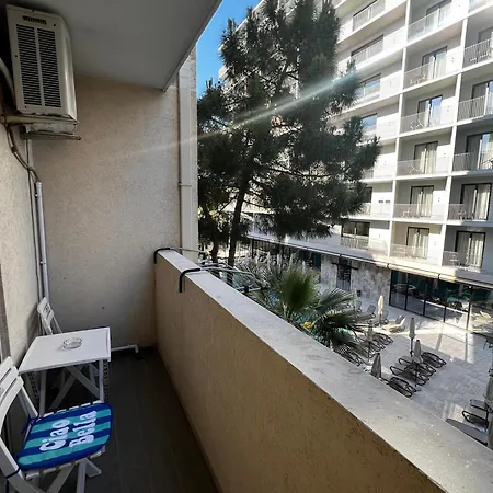 Modern Two Bedroom By The Sea Durrës