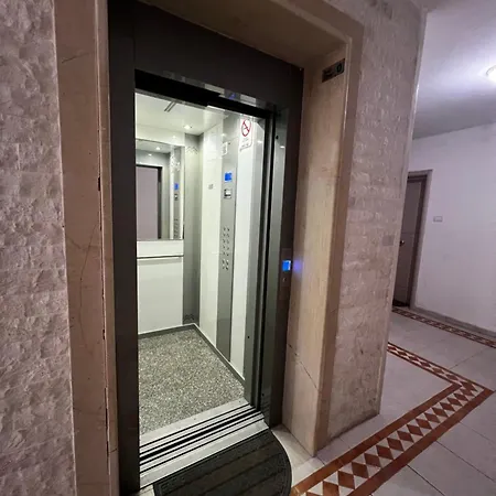 Modern Two Bedroom By The Sea Durrës
