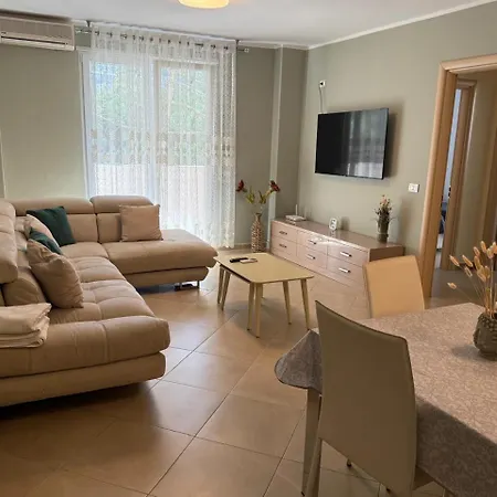 Modern Two Bedroom By The Sea Durrës